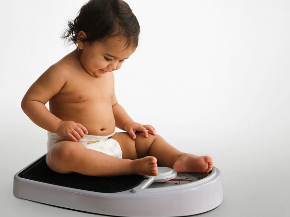 Làm thế nào để trẻ sơ sinh tăng cân đúng chuẩn?